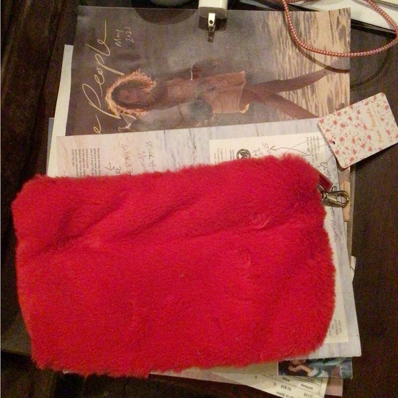 NEW! Free people cherry faux fur zippy clutch - Picture 8 of 10